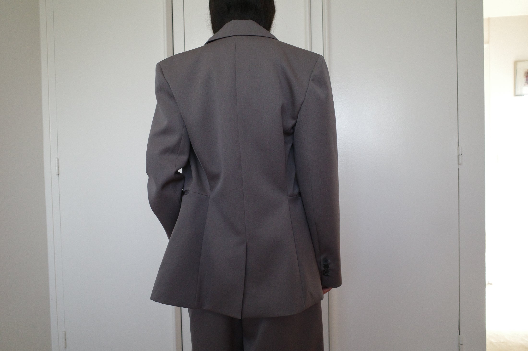 Fluid Suiting Fitted Tailored Jacket